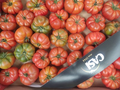 Foto Pomodoro Costoluto Calibro GG Origine Spagna Marchio Naturalmente 2